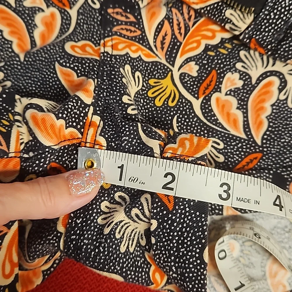 H and M floral leaf graphic print shorts size 12 faux cuff hem - Picture 7 of 8